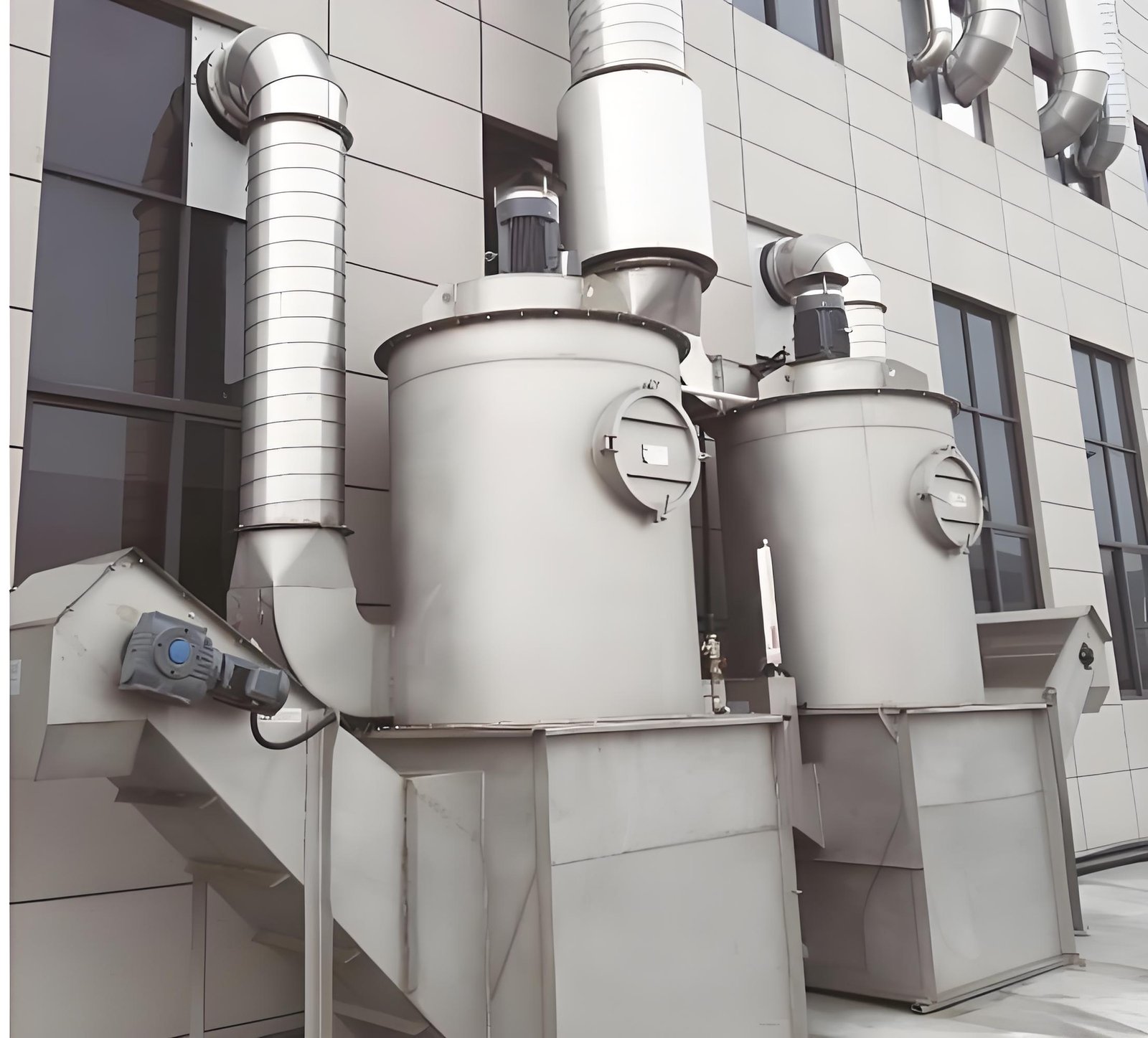 Wet scrubber for sticky and combustible dust