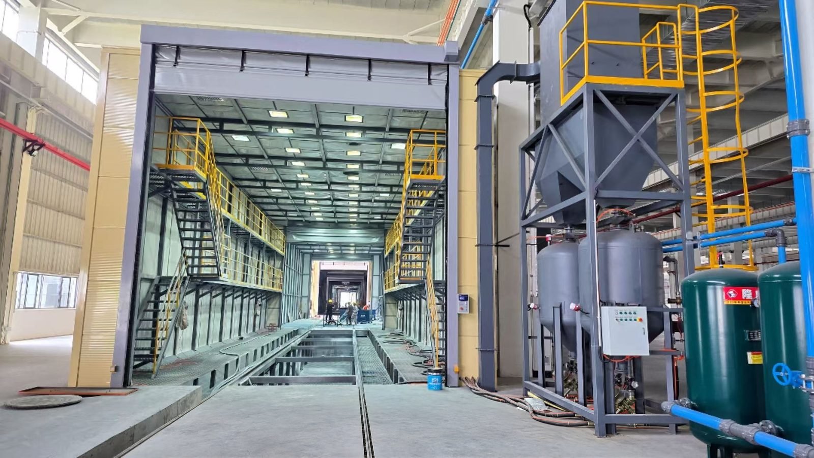 Cabina di pretrattamento con granigliatura per container